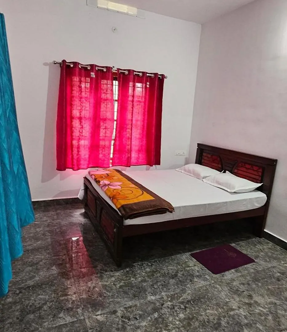 The Grand White House - Entire Villa Thekkady 0*,
