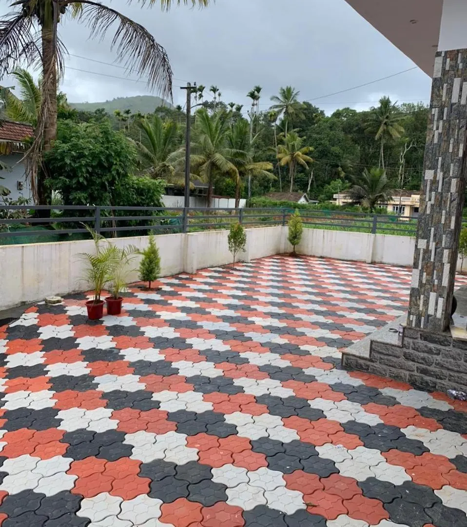 The Grand White House - Entire Villa Thekkady 0*,